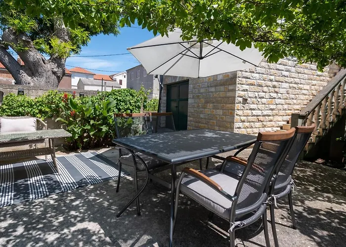 Apartament With Wifi Sali, Dugi Otok - 8189 *