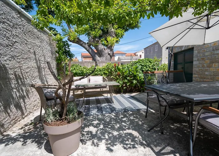 Apartament With Wifi Sali, Dugi Otok - 8189 *
