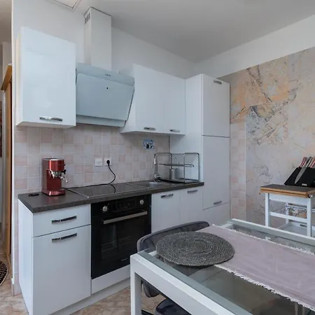 Apartamento With Wifi Sali, Dugi Otok - 8189 Sali