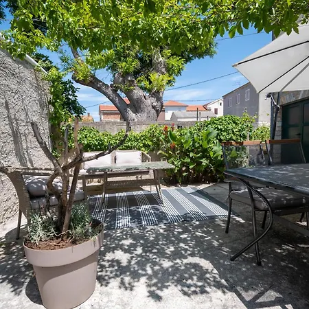 Apartamento With Wifi Sali, Dugi Otok - 8189 *